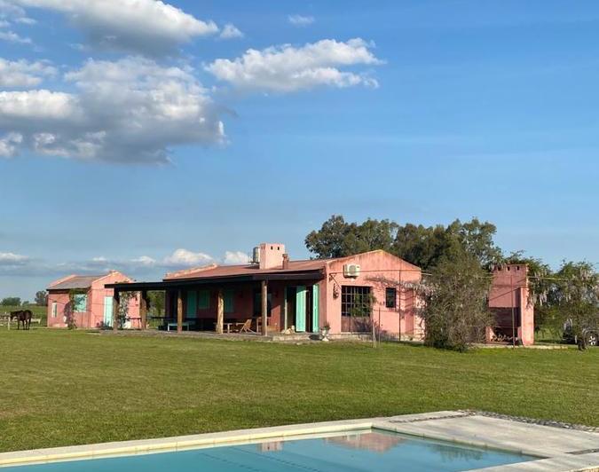 Casa · 250m² · 5 Ambientes