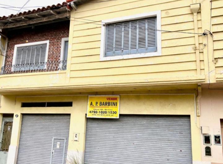 Casa · 194m² · 6 Ambientes · 1 Cochera
