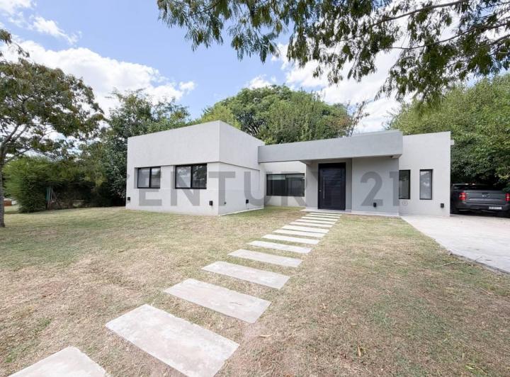 Casa · 170m² · 5 Ambientes · 2 Cocheras
