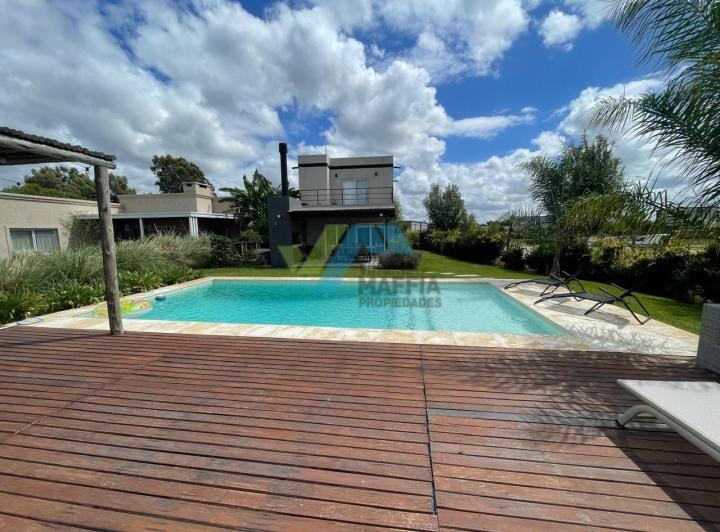 Casa · 103m² · 4 Ambientes · 1 Cochera