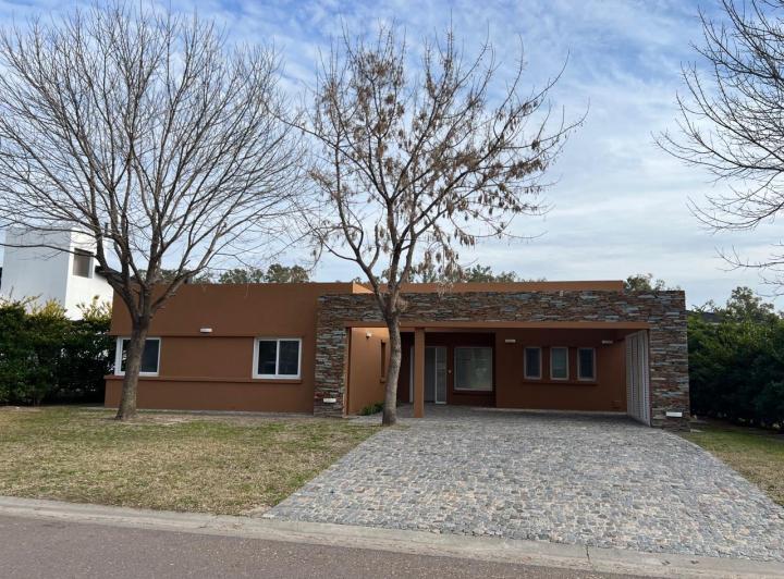 Casa · 204m² · 4 Ambientes