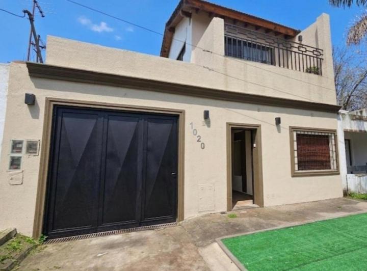 Casa · 110m² · 3 Ambientes · 1 Cochera