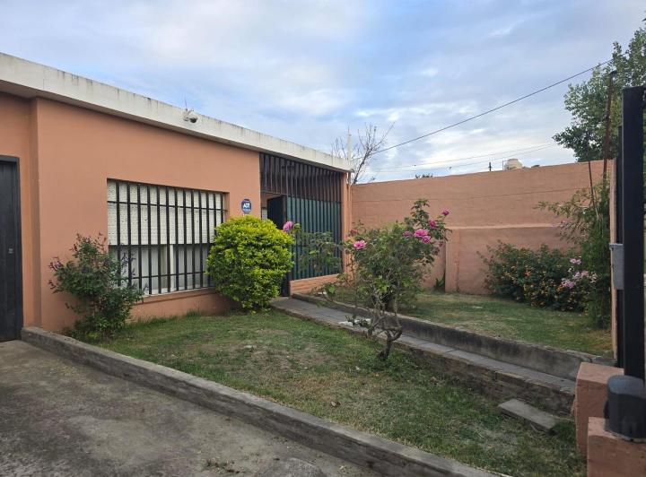 Casa · 113m² · 4 Ambientes · 2 Cocheras