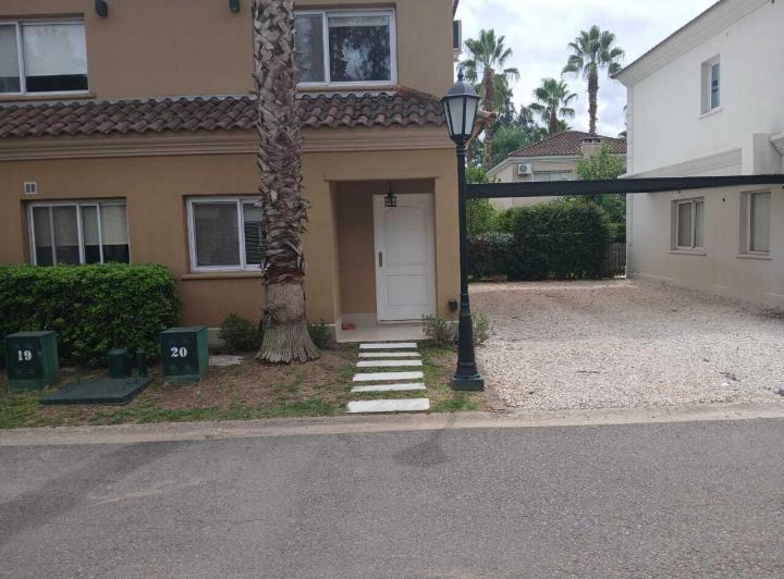 Casa · 72m² · 3 Ambientes · 1 Cochera