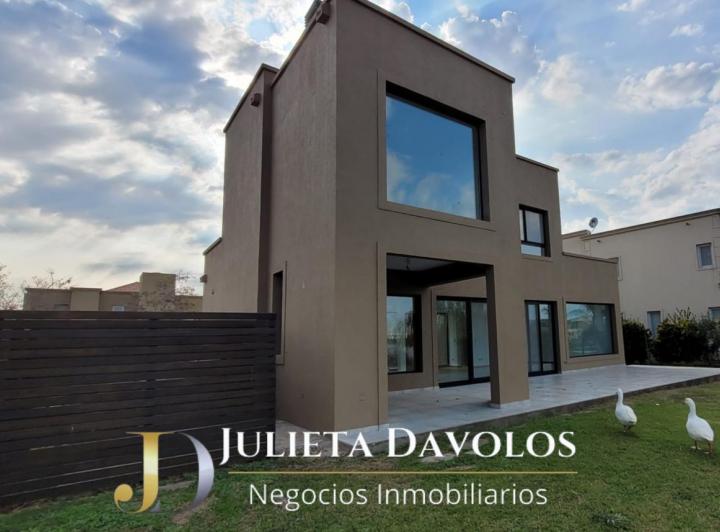 Casa · 190m² · 5 Ambientes · 2 Cocheras
