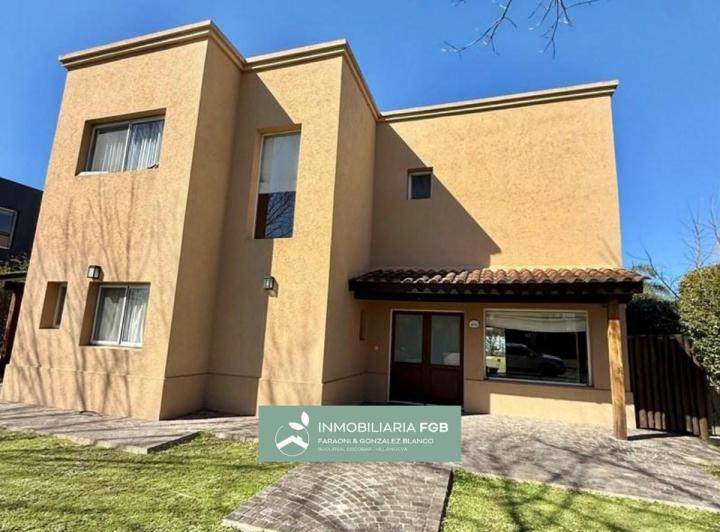Casa · 174m² · 5 Ambientes · 1 Cochera