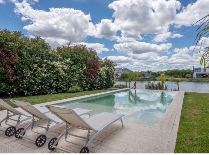 Casa · 845m² · 5 Ambientes