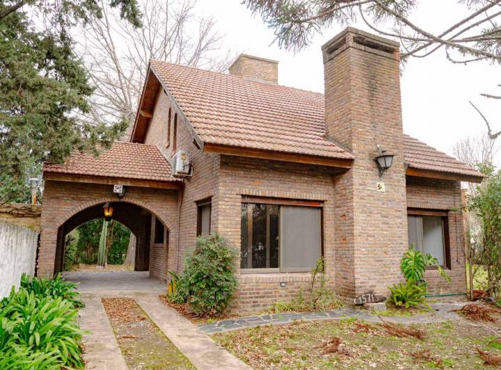 Casa · 127m² · 3 Ambientes · 1 Cochera