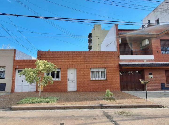 Casa · 65m² · 3 Ambientes · 1 Cochera