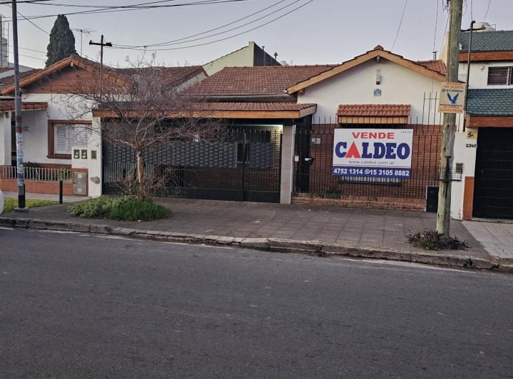 Casa · 130m² · 3 Ambientes · 1 Cochera
