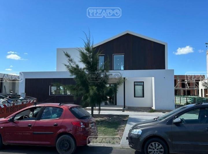 Casa · 195m² · 4 Ambientes