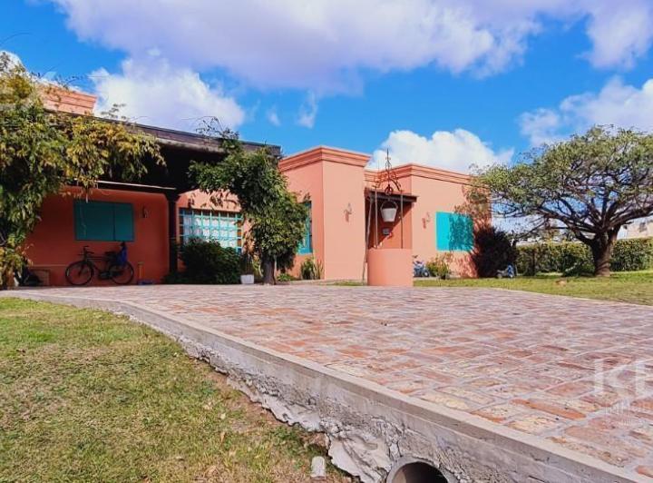 Casa · 140m² · 5 Ambientes