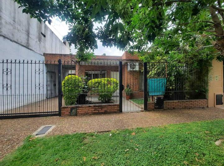 Casa · 129m² · 5 Ambientes · 3 Cocheras