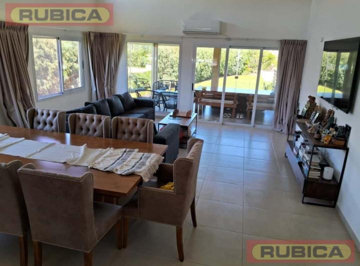 Casa · 120m² · 4 Ambientes · 2 Cocheras