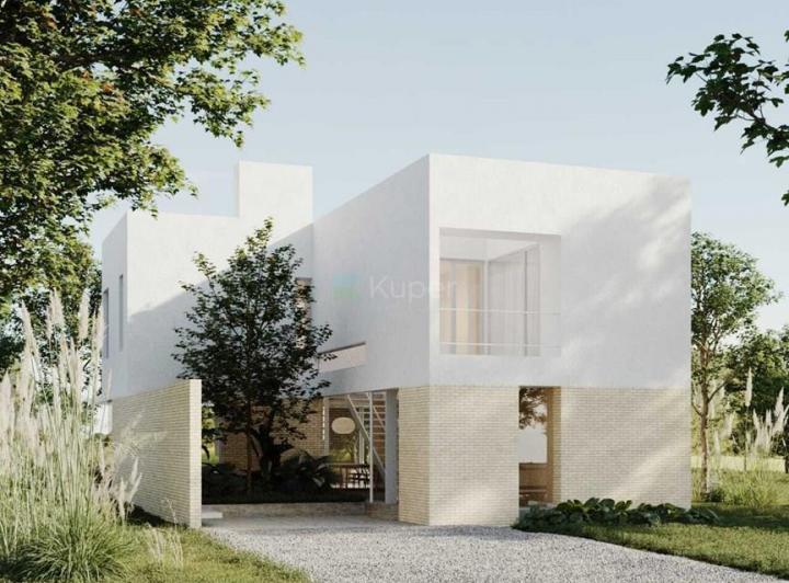 Casa · 200m² · 5 Ambientes · 2 Cocheras