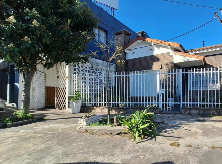 Casa · 176m² · 4 Ambientes · 1 Cochera