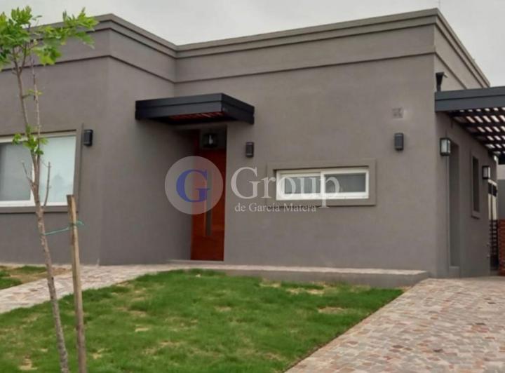 Casa · 143m² · 4 Ambientes · 1 Cochera
