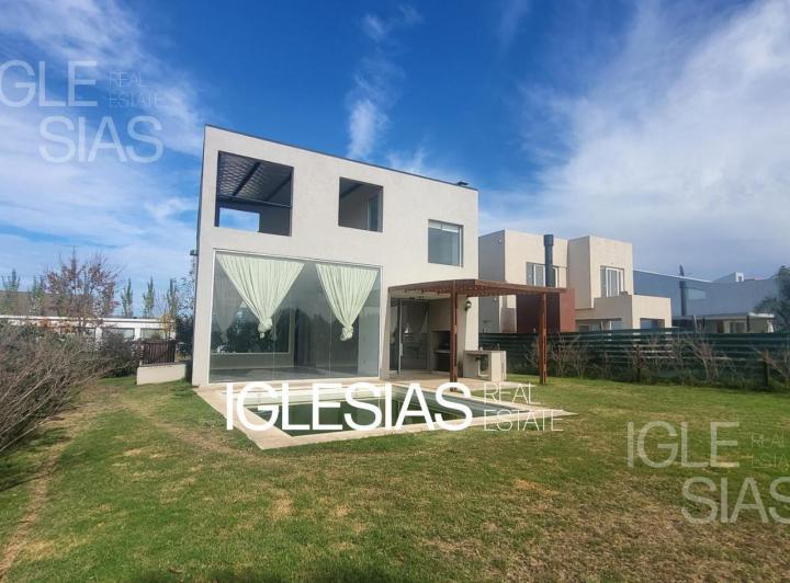 Casa · 160m² · 4 Ambientes