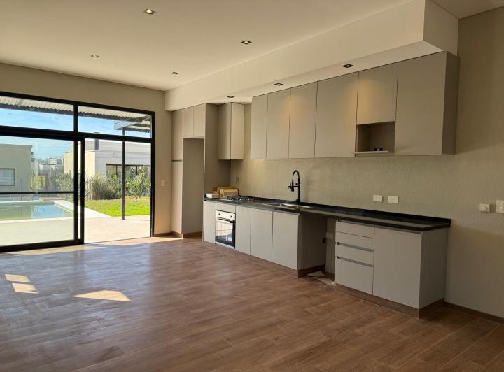 Casa · 138m² · 4 Ambientes · 1 Cochera