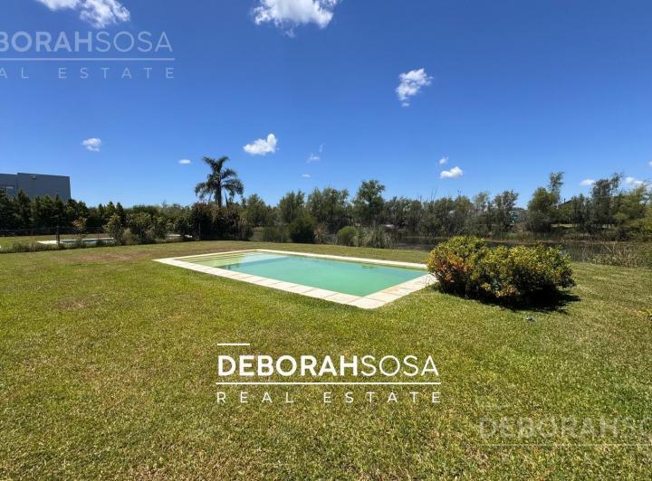 Casa · 258m² · 4 Ambientes · 4 Cocheras