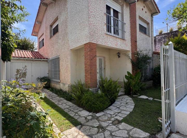 Casa · 199m² · 5 Ambientes · 1 Cochera