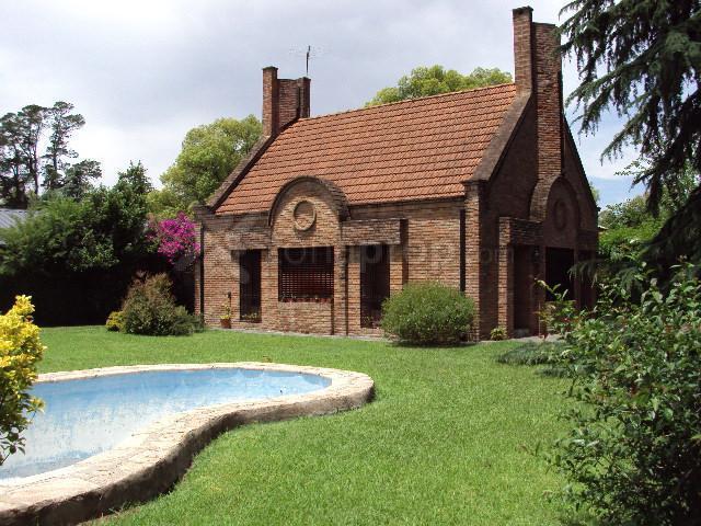 Casa · 130m² · 4 Ambientes · 1 Cochera