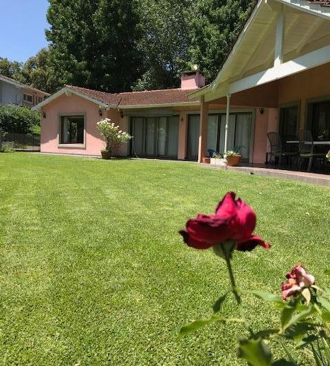 Casa · 254m² · 5 Ambientes · 5 Cocheras