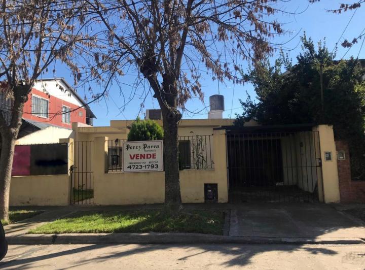 Casa · 80m² · 4 Ambientes · 1 Cochera