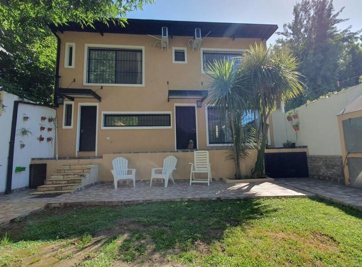 Casa · 200m² · 4 Ambientes