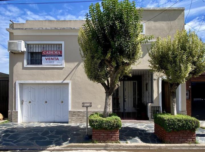 Casa · 165m² · 5 Ambientes · 1 Cochera
