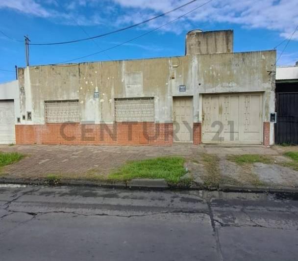 Casa · 252m² · 5 Ambientes · 1 Cochera