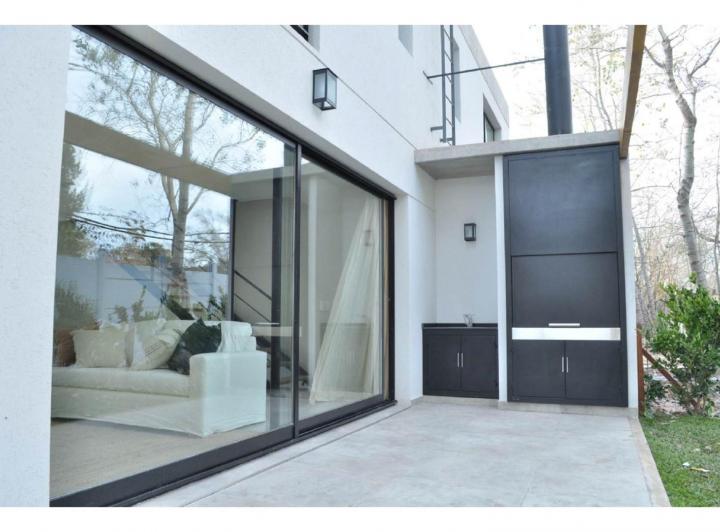 Casa · 145m² · 4 Ambientes · 1 Cochera