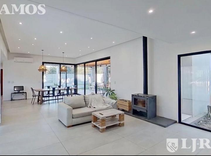Casa · 199m² · 4 Ambientes · 2 Cocheras