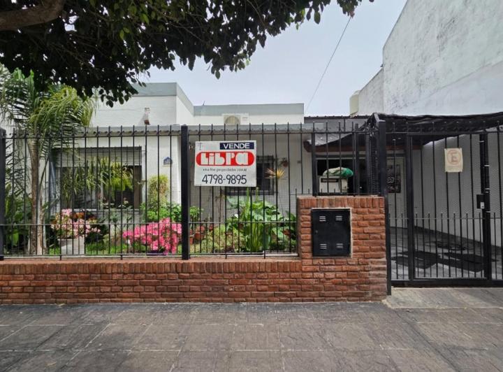 Casa · 155m² · 4 Ambientes · 2 Cocheras