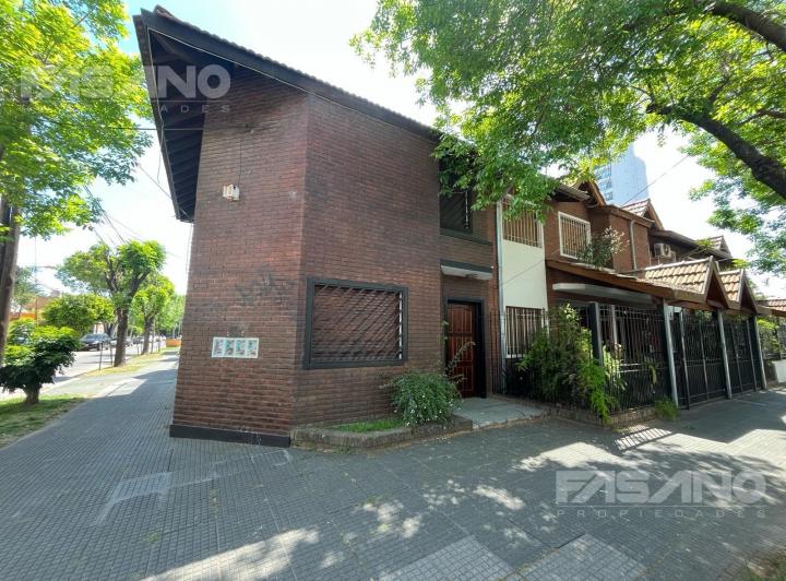 Casa · 90m² · 4 Ambientes · 1 Cochera