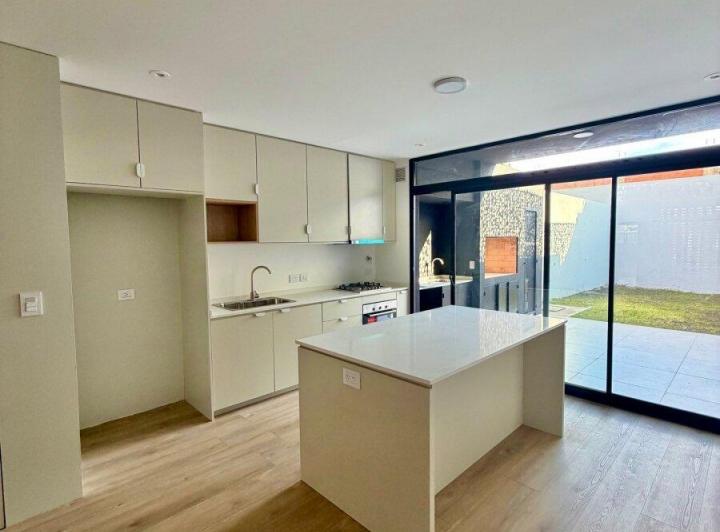 Casa · 125m² · 4 Ambientes · 1 Cochera