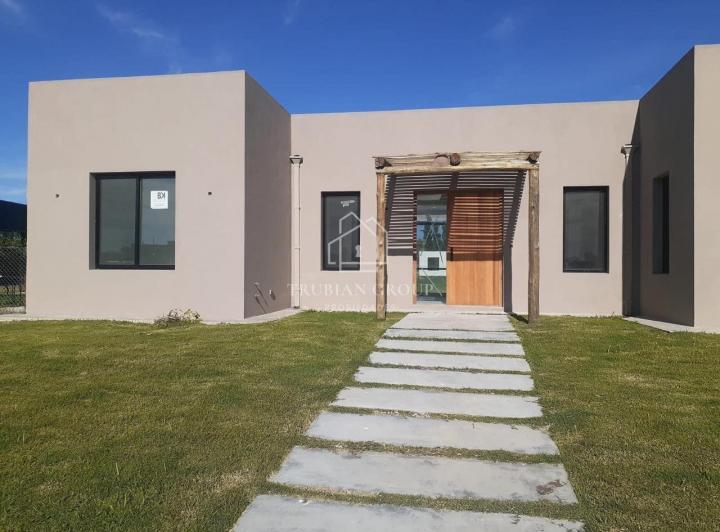 Casa · 110m² · 4 Ambientes · 2 Cocheras