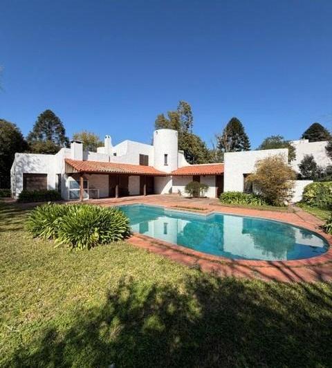 Casa · 200m² · 7 Ambientes
