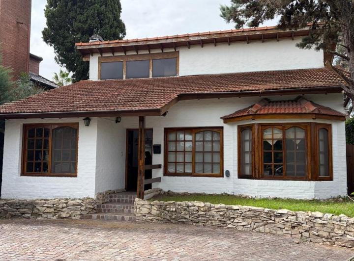 Casa · 140m² · 4 Ambientes