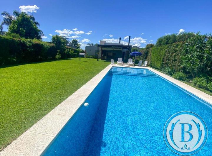 Casa · 199m² · 4 Ambientes · 1 Cochera