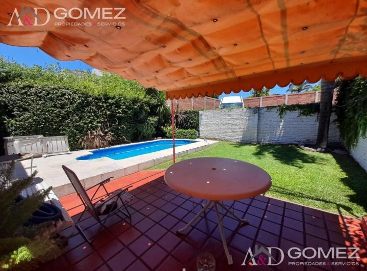 Casa · 95m² · 4 Ambientes · 1 Cochera