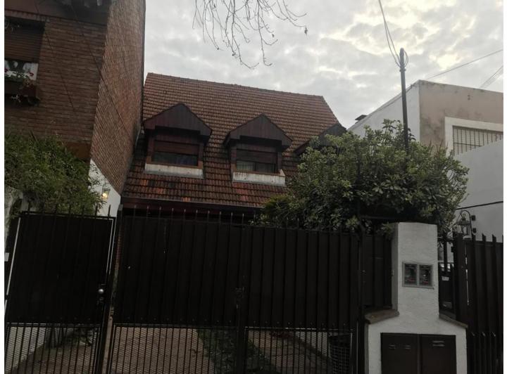 Casa · 170m² · 4 Ambientes · 2 Cocheras