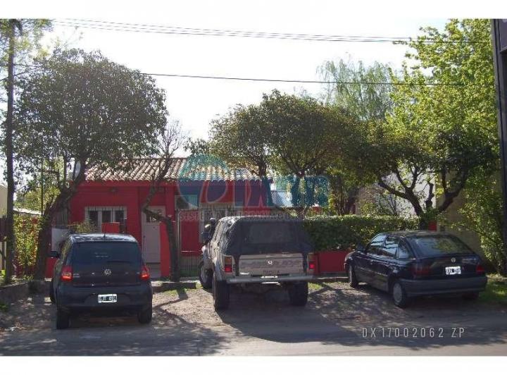 Casa · 95m² · 3 Ambientes · 4 Cocheras