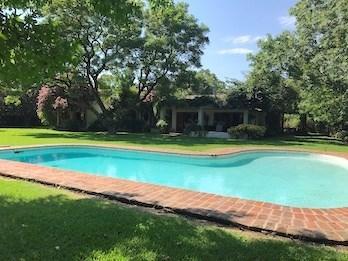 Casa · 345m² · 5 Ambientes · 1 Cochera