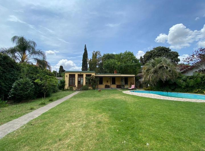 Casa · 165m² · 4 Ambientes · 4 Cocheras
