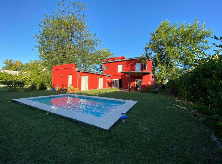 Casa · 225m² · 5 Ambientes
