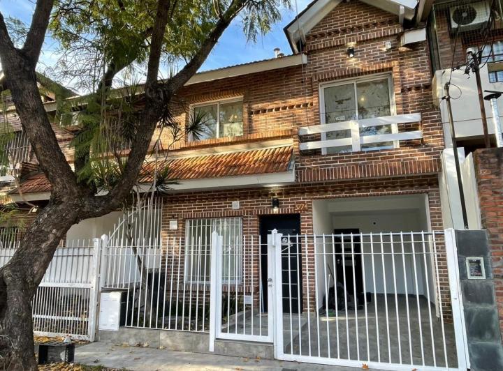 Casa · 112m² · 4 Ambientes · 1 Cochera