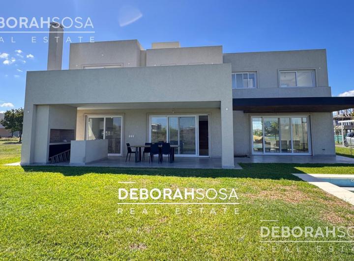 Casa · 256m² · 7 Ambientes · 5 Cocheras