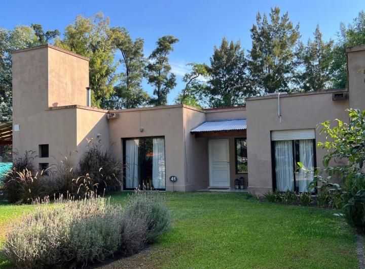 Casa · 125m² · 6 Ambientes · 1 Cochera