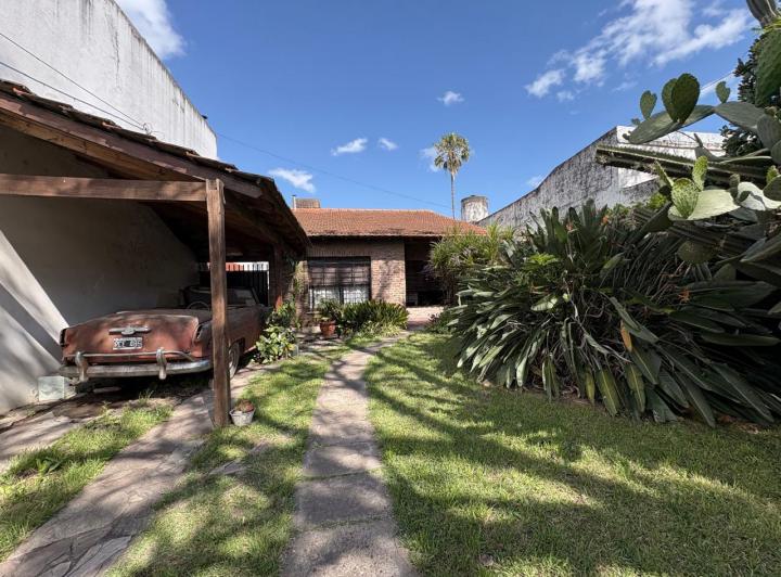 Casa · 90m² · 4 Ambientes · 1 Cochera
